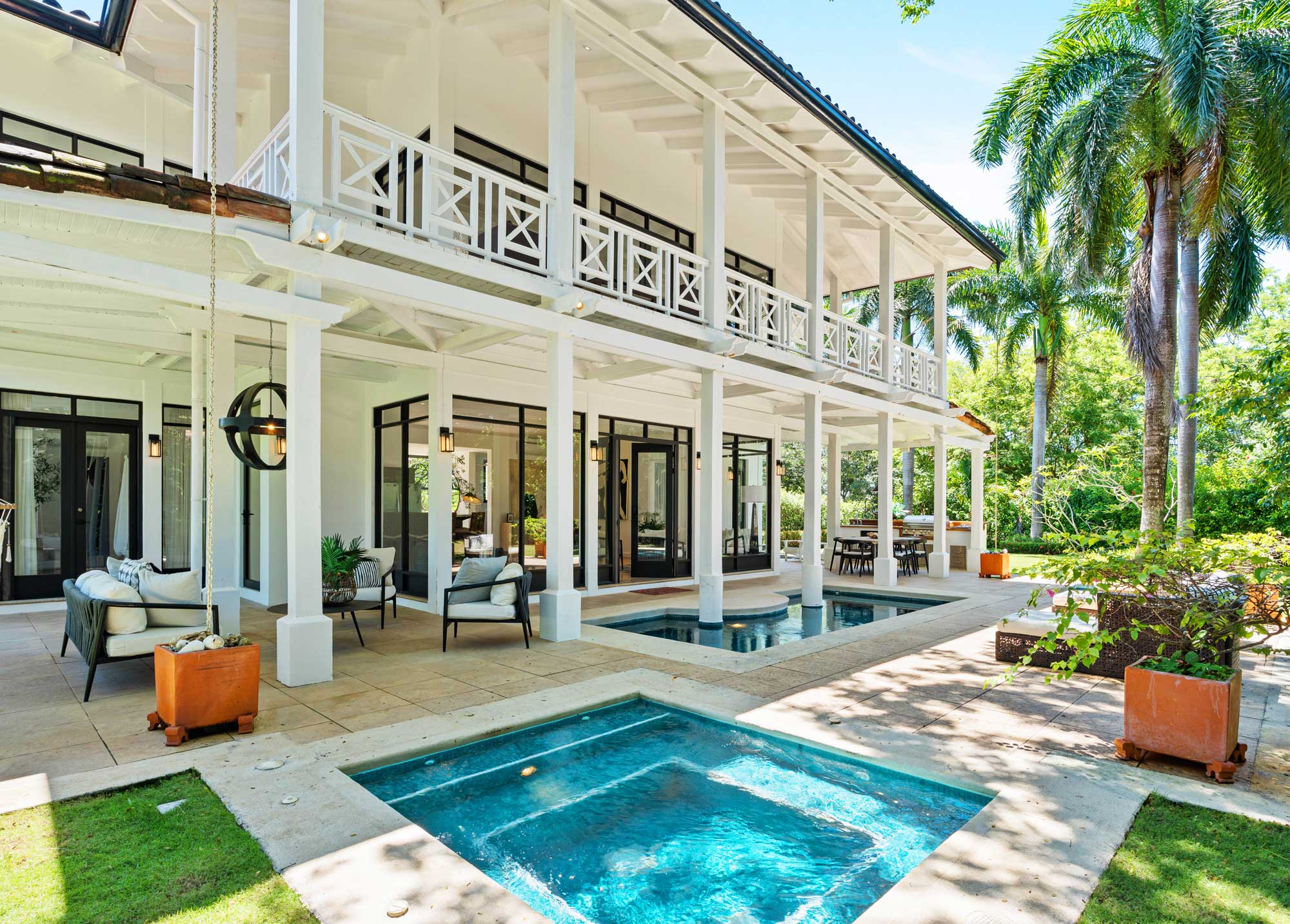Elegant 5-Bedroom Beach Estate